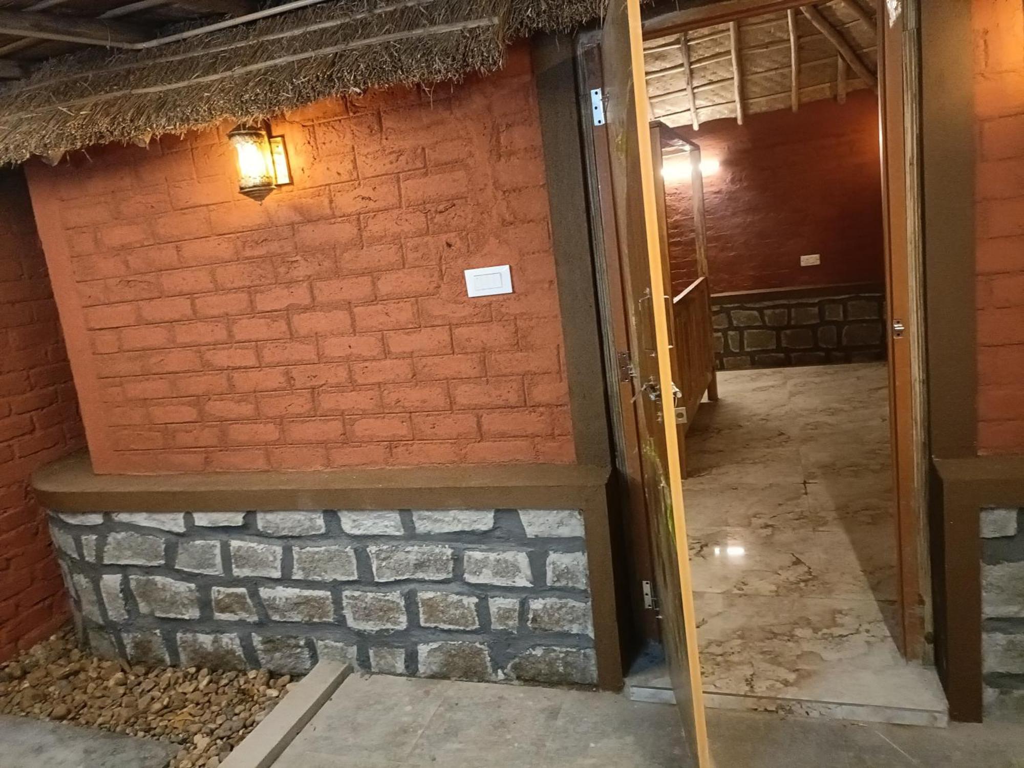 Golden Chariot Resort Хампи Екстериор снимка